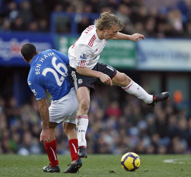 举奖杯的画 举奖杯的画